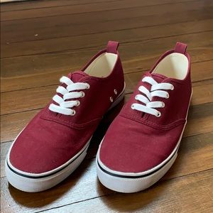 Divided H&M maroon sneakers
